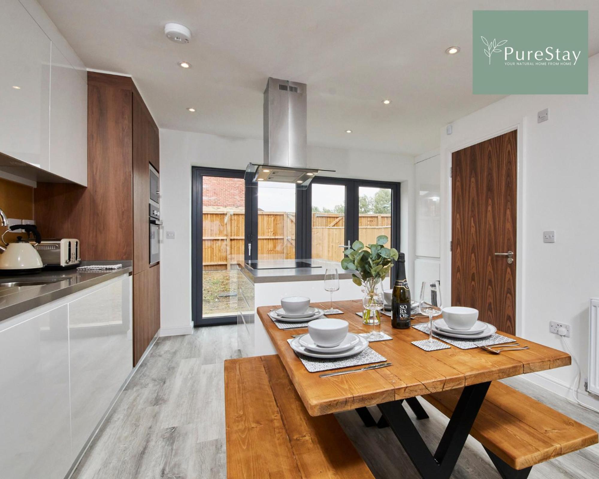 Stunning 5 Bed Manchester House With Parking By Purestay Short Lets & Serviced Accommodation Exterior photo