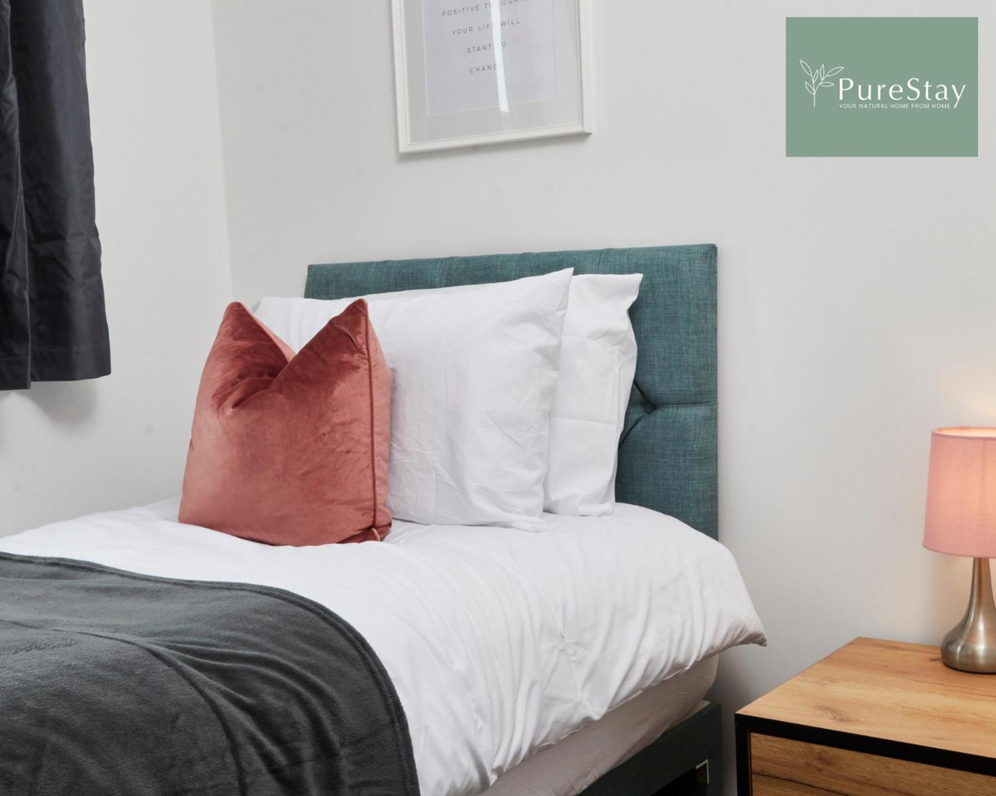Stunning 5 Bed Manchester House With Parking By Purestay Short Lets & Serviced Accommodation Exterior photo